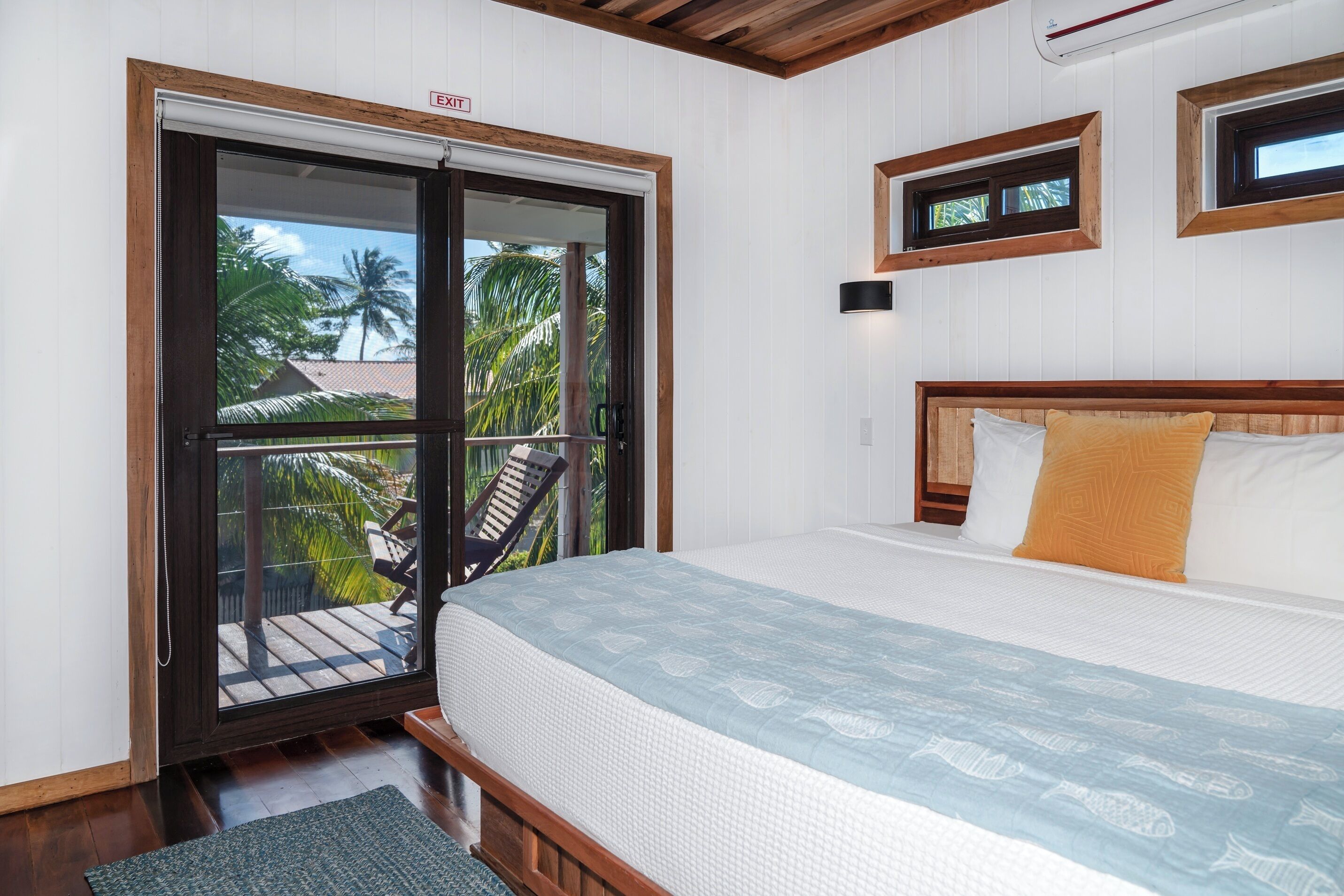 5 bedrooms, iron/ironing board, free WiFi, bed sheets