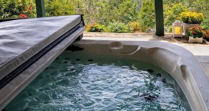 Luxury Group and Family Cabin w/ Lake Views