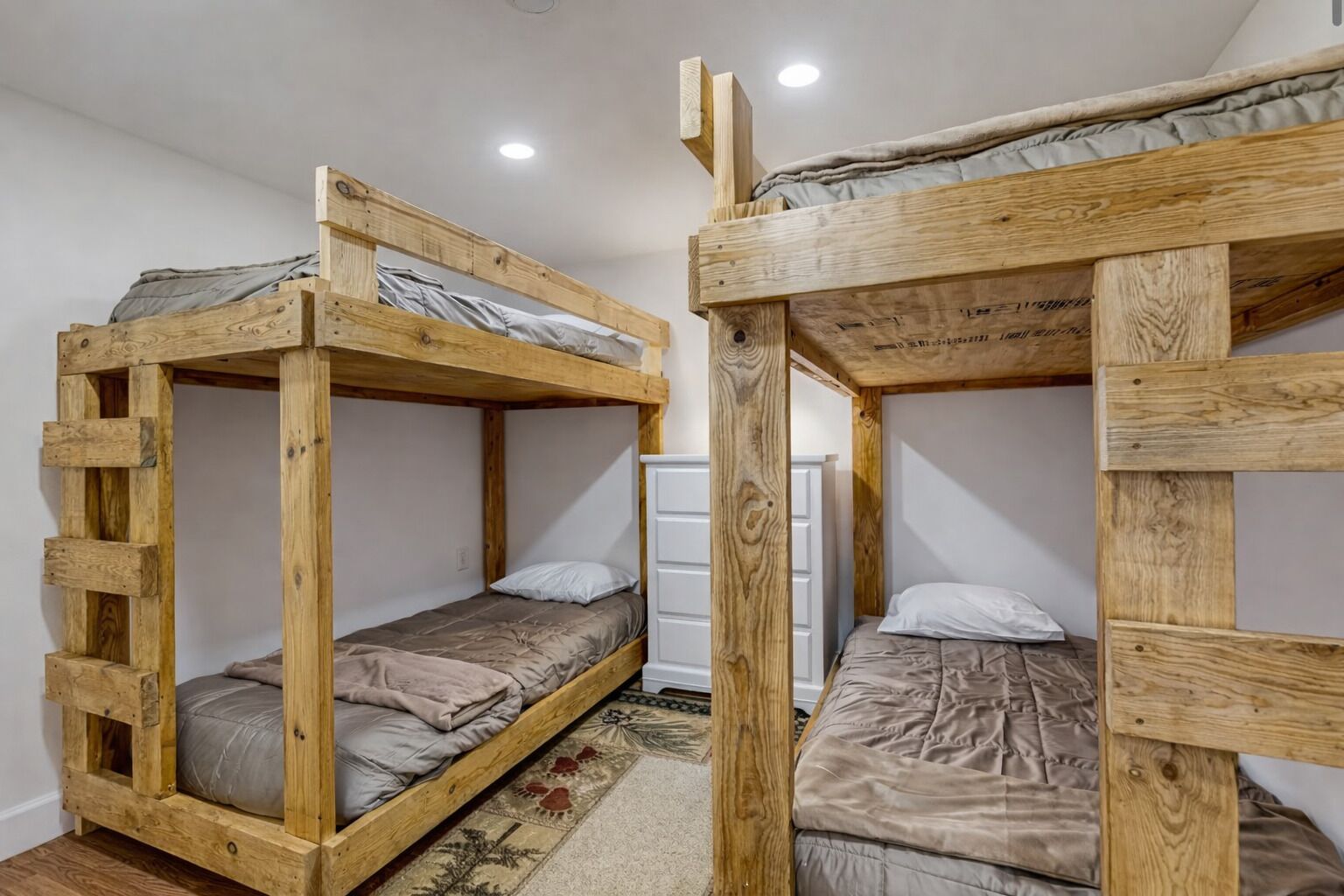 5 makuuhuonetta, Wi-Fi, vuodevaatteet