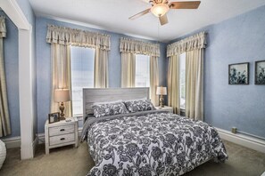 3 bedrooms, desk, free WiFi, bed sheets - Mainstay in Elk Rapids, splendid views and comfort (Elk Rapids)