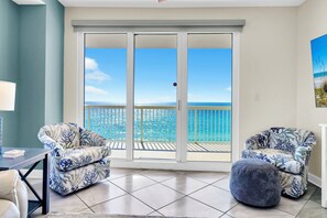TV - 🏖️Gulf Front - 2 Beachfront Pools - Great for Families - Seychelles 701🏖️ (Panama City)