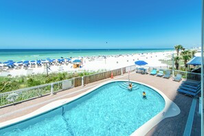 A heated pool - 🏖️Gulf Front - 2 Beachfront Pools - Great for Families - Seychelles 701🏖️ (Panama City)