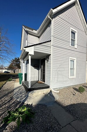 Exterior detail - Best of Both Worlds
Classic bones, Modern energy (Springfield)