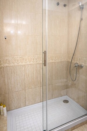 Hair dryer, bidet, towels, soap - Beautiful Apartament in Barcelona (Barcelona)