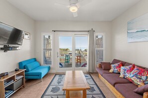Smart TV, DVD player - Reel Life: Oceanfront Condo | Elevator | Pool Table (Hatteras)