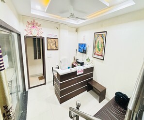 Hus | Reception