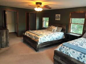 2 chambres, fer et planche à repasser, Wi-Fi, draps fournis