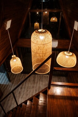 Unclassified image, 2 of 11, button