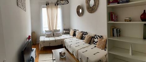 1 camera, una scrivania, ferro/asse da stiro, Wi-Fi gratuito