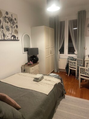 1 Schlafzimmer, Schreibtisch, Bügeleisen/Bügelbrett, kostenloses WLAN