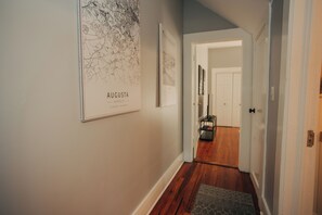Interior - Modern One bedroom near downtown and Augusta National (Augusta)