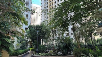 Apartment, 1 Bedroom, Accessible, City View | Property grounds