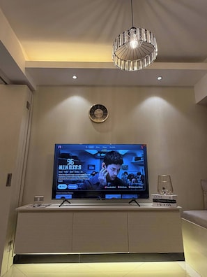 Apartment, 1 Bedroom, Accessible, City View | Room amenity - The Luxe Forbeswood BGC (Taguig)