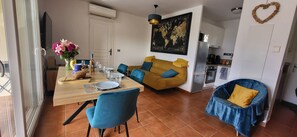 Unclassified image, 5 of 26, button