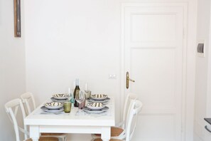 Dining - Casa Santa Pietra, charming flat in Pietrasanta's center (Pietrasanta)