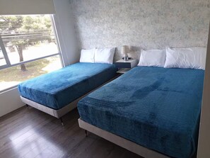 2 chambres, fer et planche à repasser, Wi-Fi, draps fournis