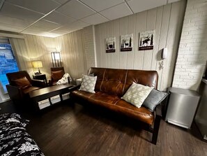 Unclassified image, 2 of 10, button