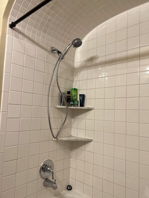 Hair dryer, towels, soap, toilet paper - 3BR/1.5BA Blue Bungalow: Close to Louisville & Downtown NA (New Albany)