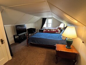 Unclassified image, 3 of 21, button - 3BR/1.5BA Blue Bungalow: Close to Louisville & Downtown NA (New Albany)