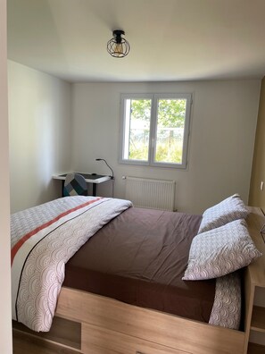 3 bedrooms, iron/ironing board, internet, bed sheets - Appartement entre Mer & Montagne (Ustaritz)