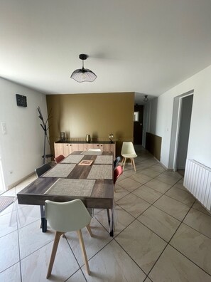 Dining - Appartement entre Mer & Montagne (Ustaritz)