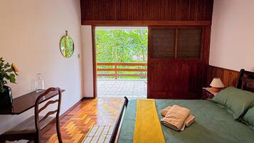 1 bedroom, desk, free WiFi, bed sheets
