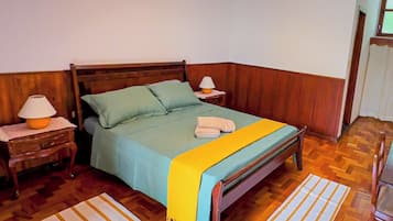 1 dormitorio, escritorio, wifi gratis y ropa de cama
