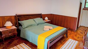 1 bedroom, desk, free WiFi, bed sheets - Caju Suite Retreat on Fritz Mountain (Teresópolis)