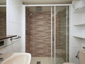 Hair dryer - Bright BlueSky Apartment for 4 Pers, Sea View (Lloret de Mar)