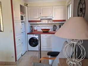 Interior - Valras-Plage: Duplex 2BR with Pool, AC, Terrace (Valras-Plage)