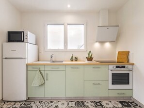 Refrigerador, microondas, horno y lavavajillas 