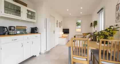 Peaceful Cottage with Garden and Convenient Parking