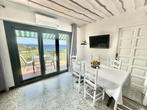 Dining - Comfortable apartment 140m from the beach with air conditioning and terrace (Roses)