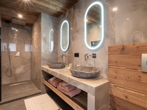 Hair dryer - Luxury Chalet in Les Gets with Jacuzzi and Sauna, Pet-Friendly (Les Gets)