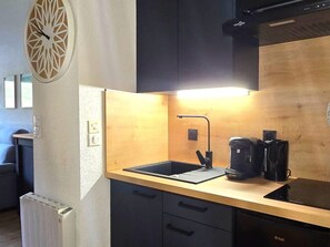Kühlschrank, Mikrowelle, Ofen