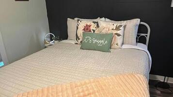 2 bedrooms, iron/ironing board, travel crib, free WiFi
