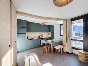 Private kitchen - Renovated apartment with 3 bedrooms for 6 people, family ideal (Les Menuires)