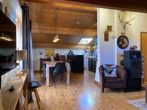 Interior - 3-Room Apartment with Wi-Fi and Parking in Les Gets (Les Gets)