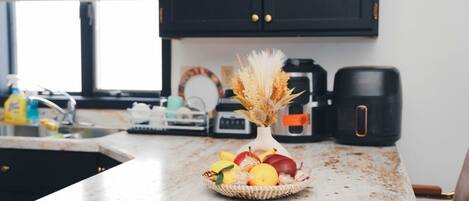 Micro-ondas, fogão, cooktop, lava-louças