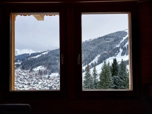 Interior - Spacious chalet with Wi-Fi and parking, pets allowed (Les Gets)