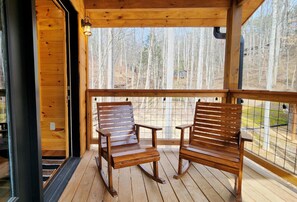Terrace/patio - Cozy Creek view Cabin near Gatlinburg and Pigeon Forge (Sevierville)