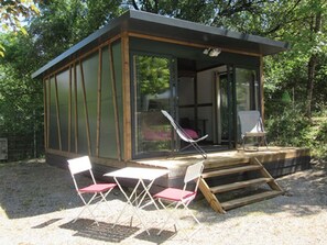 Terrace/patio - Cozy Mobile Home for 4 with Terrace (Tallard)