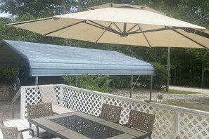 Outdoor dining - Ideal for family and private (Hampstead)