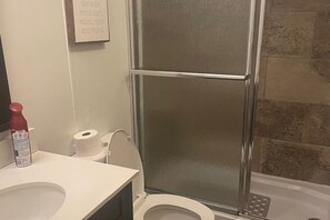 Towels, soap, toilet paper - Ideal for family and private (Hampstead)