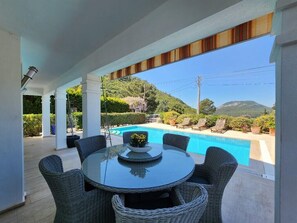 Outdoor dining - 4 bed, luxurious villa with private pool and amazing views. (H47X+PV Fethiye, Muğla)