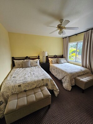 4 bedrooms, iron/ironing board, WiFi, bed sheets - Private Pool Oasis - Saltwater Hot Tub - Basketball & Pickleball (Cape Coral)