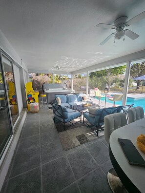 Terrace/patio - Private Pool Oasis - Saltwater Hot Tub - Basketball & Pickleball (Cape Coral)