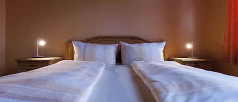 2 bedrooms, WiFi, bed sheets