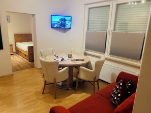 Unclassified image, 5 of 11, button