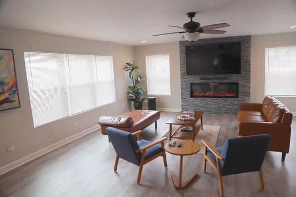 Unclassified image, 1 of 32, button